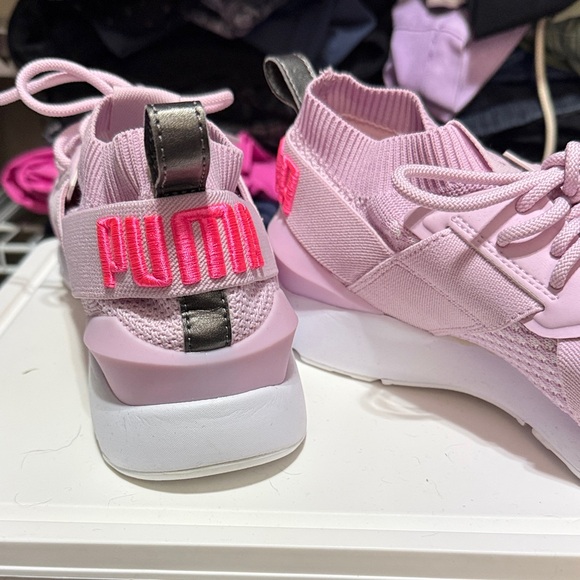 Puma Women's Soft Pink Athletic Sneakers Evoknit Style - Picture 2 of 3